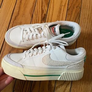 Nike Women's Court Legacy Lift